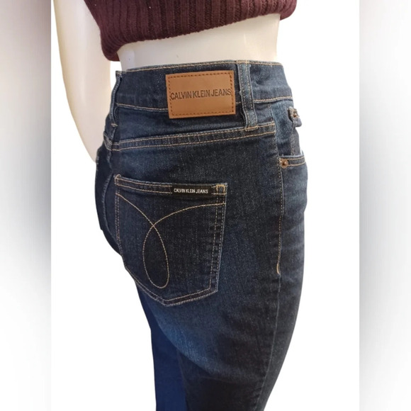 Calvin Klein EUC Darkwash High Rise Skinny Jeans Size 8 - Picture 2 of 10